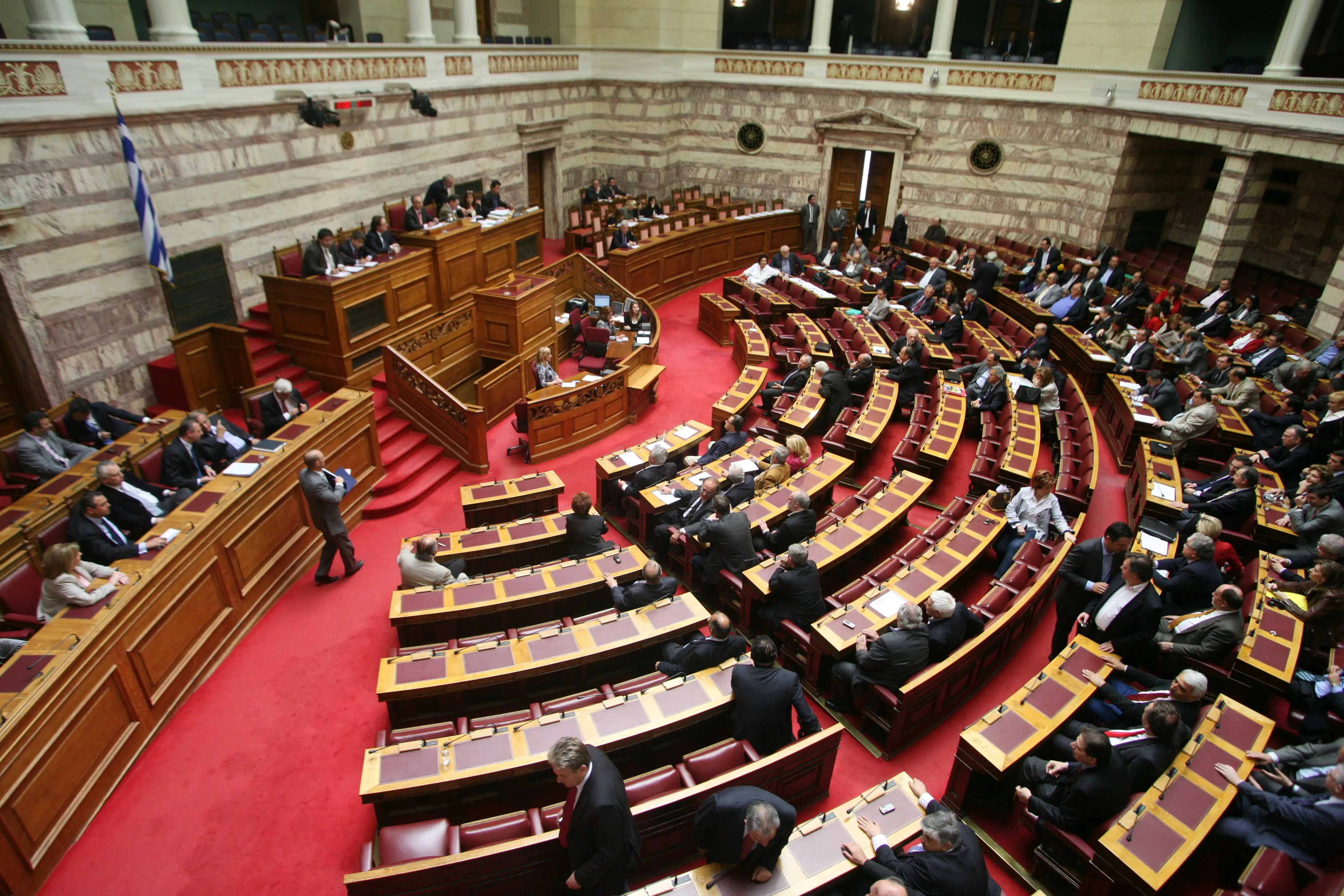 Νέα Βουλή: Ορκίστηκαν οι 300 βουλευτές