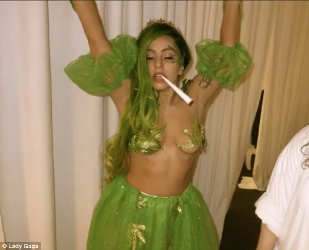 Lady Gaga | Ντύθηκε η 