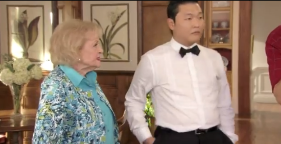 Ο PSY μαθαίνει Gangnam Style σε ηλικιωμένους! [video]