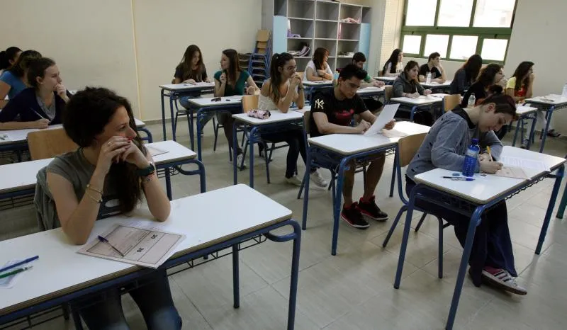 Πανελλήνιες 2015: Ξεκινούν οι επαναληπτικές εξετάσεις, όλες οι πληροφορίες