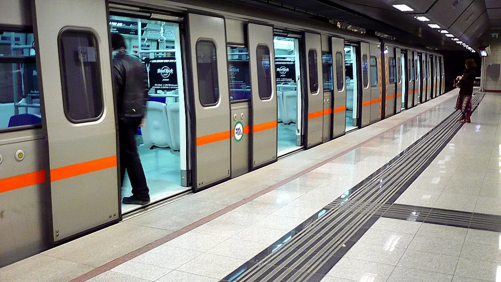 Αλλαγές στα ΜΜΜ: Με πιστωτική κάρτα θα ανοίγει η μπάρα στο μετρό;