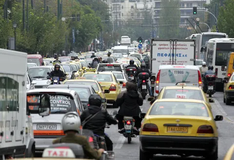 Απόφαση-σταθμός για τους ελληνικούς δρόμους! Δείτε τα αλλάζει για τα ατυχήματα με μηχανάκι!