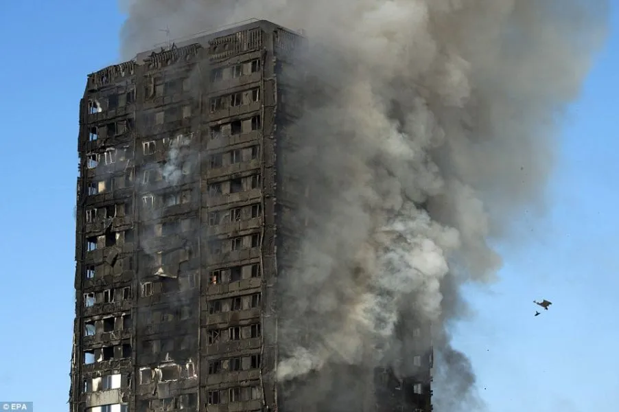 Πυρκαγιά στο Λονδίνο - Ακούγονταν κραυγές μέσα από το κτίριο!