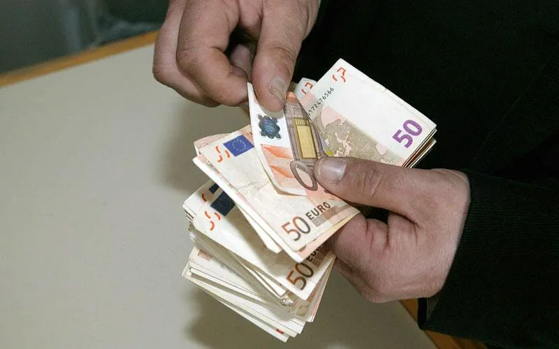 ΟΑΕΔ: Μάθε πώς θα κάνεις αίτηση για το επίδομα των 1.150 ευρώ που χορηγεί!