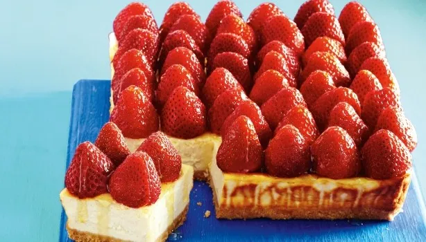 Εύκολες Συνταγές: Το απόλυτο Cheesecake διαίτης με φράουλες!