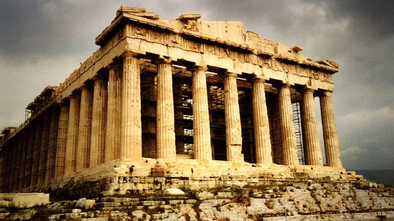 Γιατί αγαπώ βαθιά την Ελλάδα, μα την μισώ βαθύτερα...