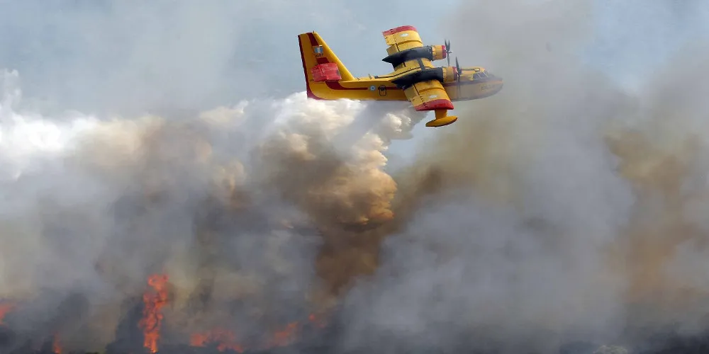 Πυρκαγιές Αττικής: Η Πυροσβεστική προειδοποιεί για τη χρήση drones!