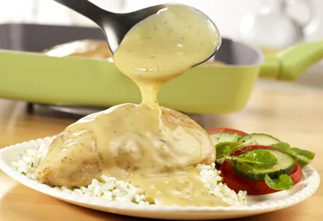 Εύκολες συνταγές: Γρήγορο και νόστιμο κοτόπουλο με μουστάρδα και τυρί κρέμα