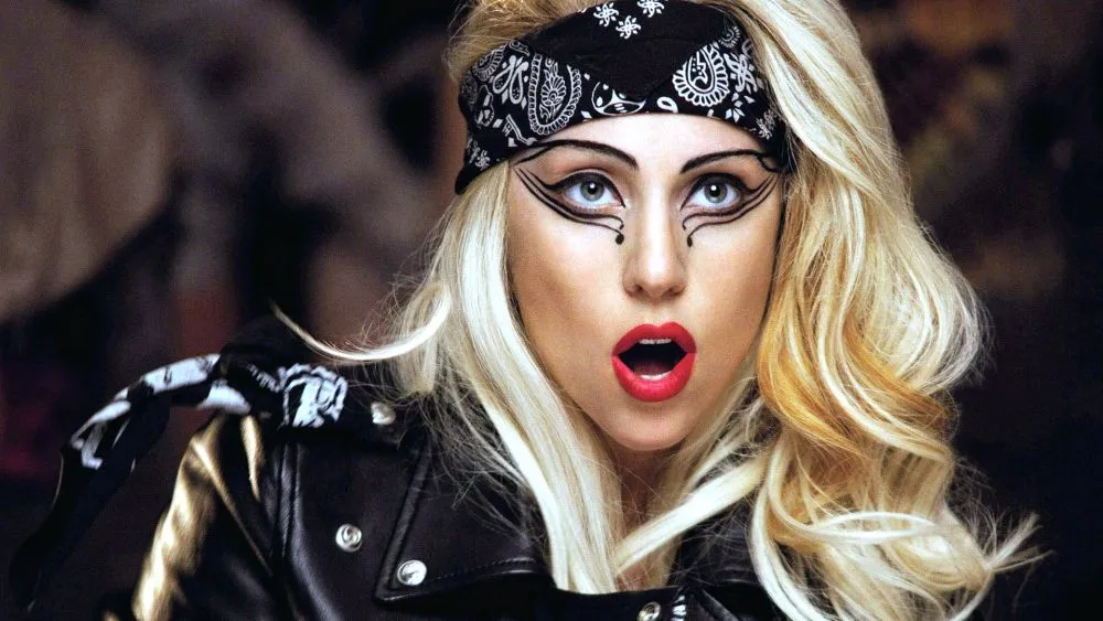 Απίστευτες αντιδράσεις ανθρώπων σε γνωστά τραγούδια της Lady Gaga