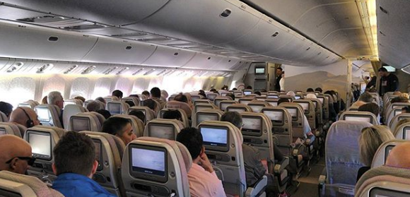 Απίστευτο κι όμως αληθινό! Μία επιβάτης κοιμήθηκε στο αεροπλάνο και το πλήρωμα την ξέχασε!