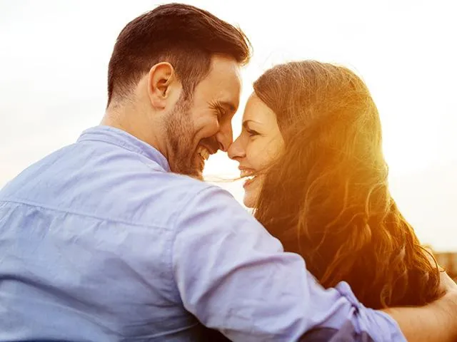 8 μαθήματα για τη σχέση μας που μπορούμε να πάρουμε από ένα ευτυχισμένο ζευγάρι!