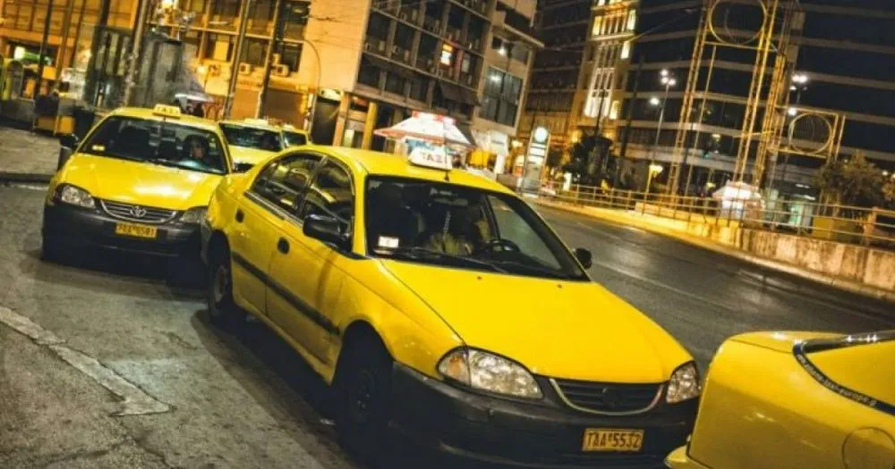 4+1 μαθήματα που διδάσκουν τα ελληνικά ταξί