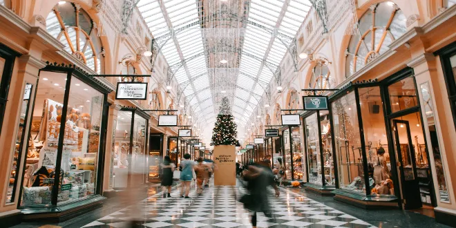 Εορταστικό ωράριο 2019: Ποιες Κυριακές είναι ανοιχτά τα καταστήματα;